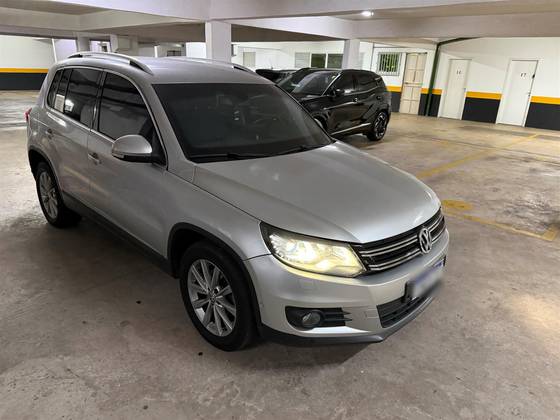 VOLKSWAGEN TIGUAN 2.0 TSI 16V TURBO GASOLINA 4P TIPTRONIC VOLKSWAGEN TIGUAN 2.0 TSI 16V TURBO GASOLINA 4P TIPTRONIC